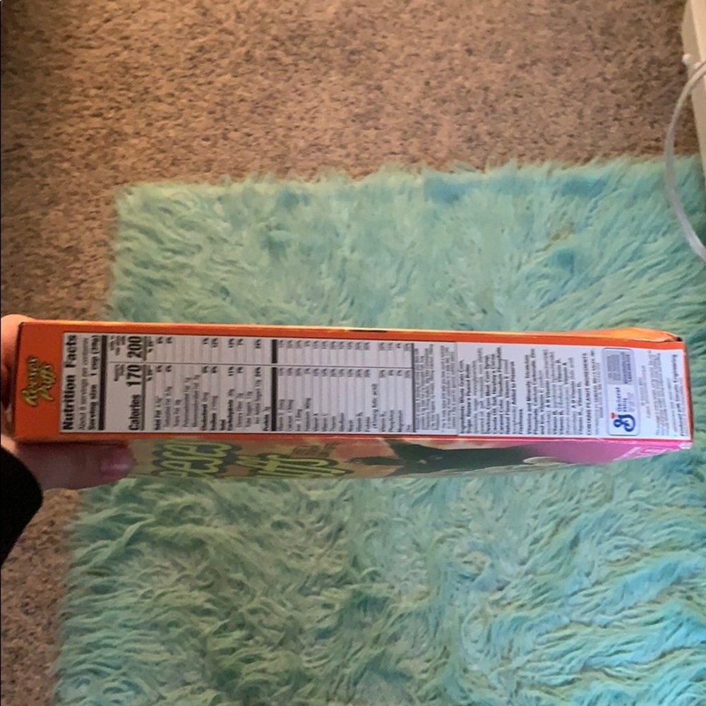 Travis Scott limited edition Reese’s Puffs - Picture 5 of 5